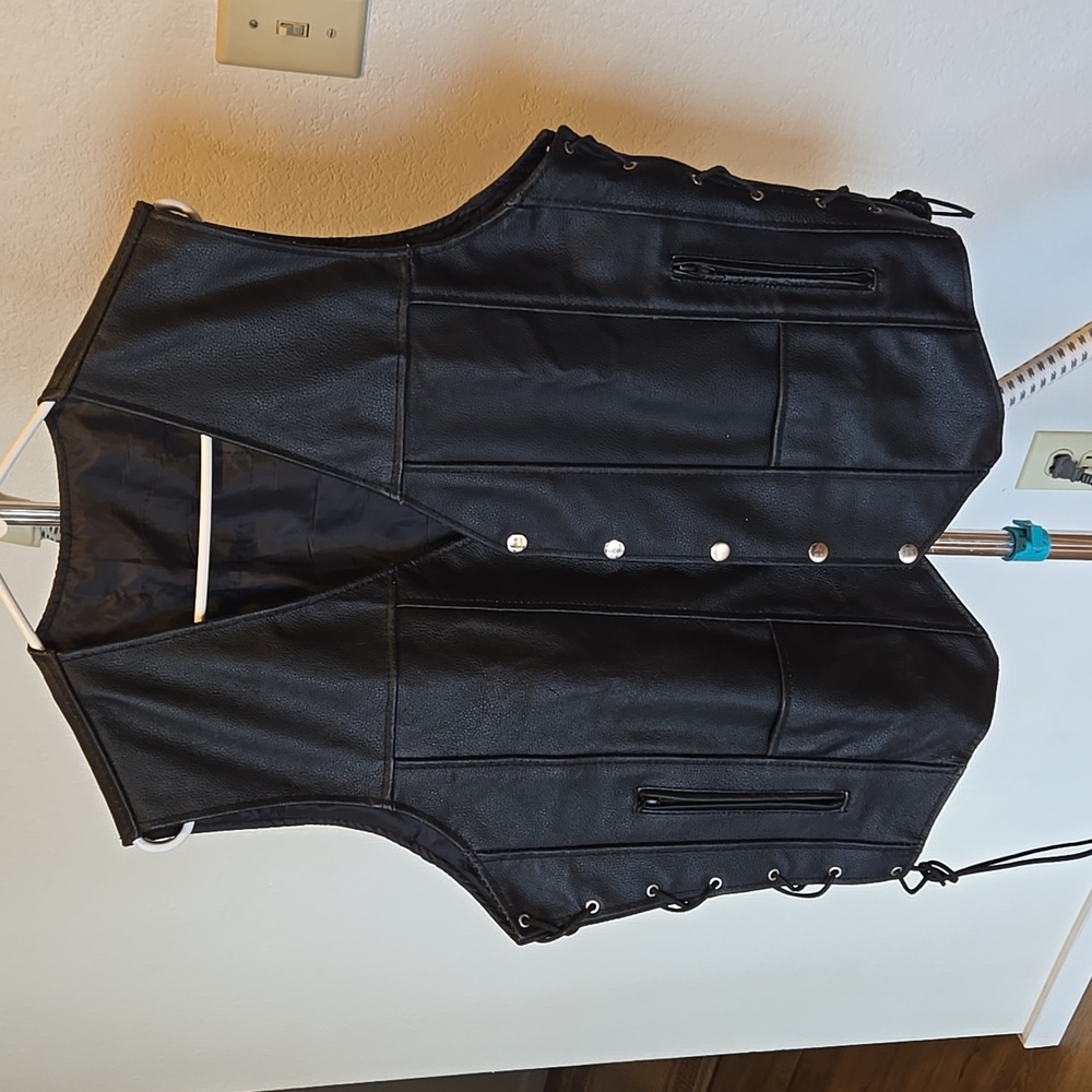 Unisex leather motorcycle vest